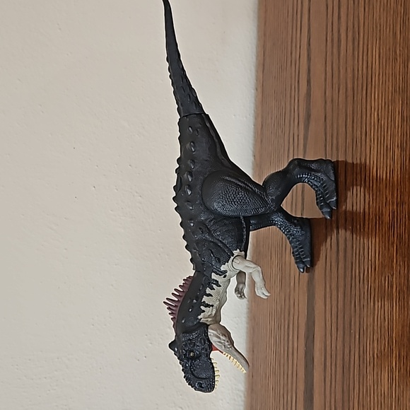 Jurrasic World Dominion Dinosaur Attack and Sound Dinosaur - Picture 3 of 11